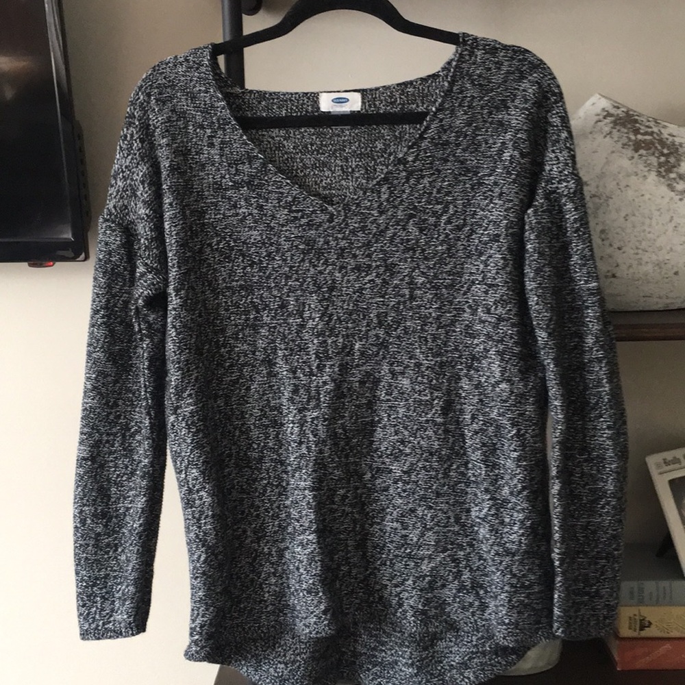 OLD NAVY black and white knit sweater